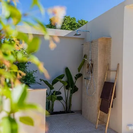 Domaine 669, Contemporaine Et De Prestige Villa